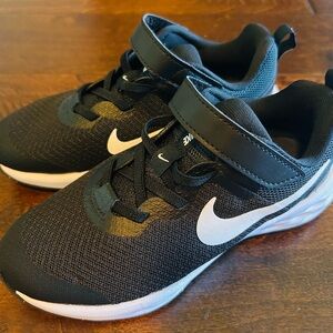 Nike Little Boys Running Shoes Size 13.5 Black White